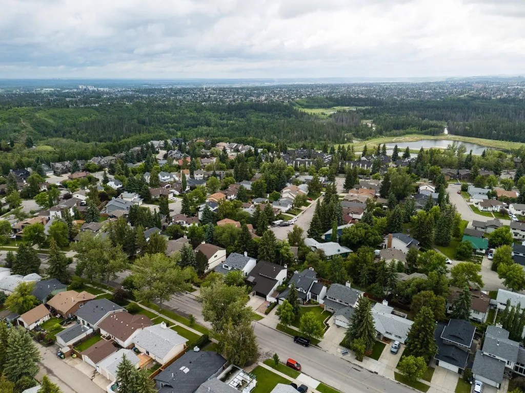 692 Woodpark Boulevard SW Calgary AB T2W 3R7