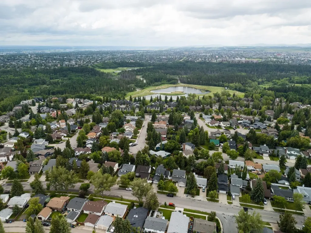 692 Woodpark Boulevard SW Calgary AB T2E 3R7
