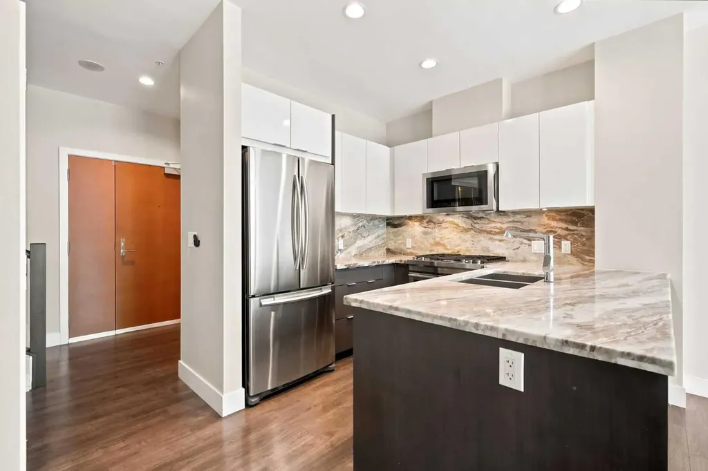 554 Riverfront Lane SE Calgary AB T2G1K1