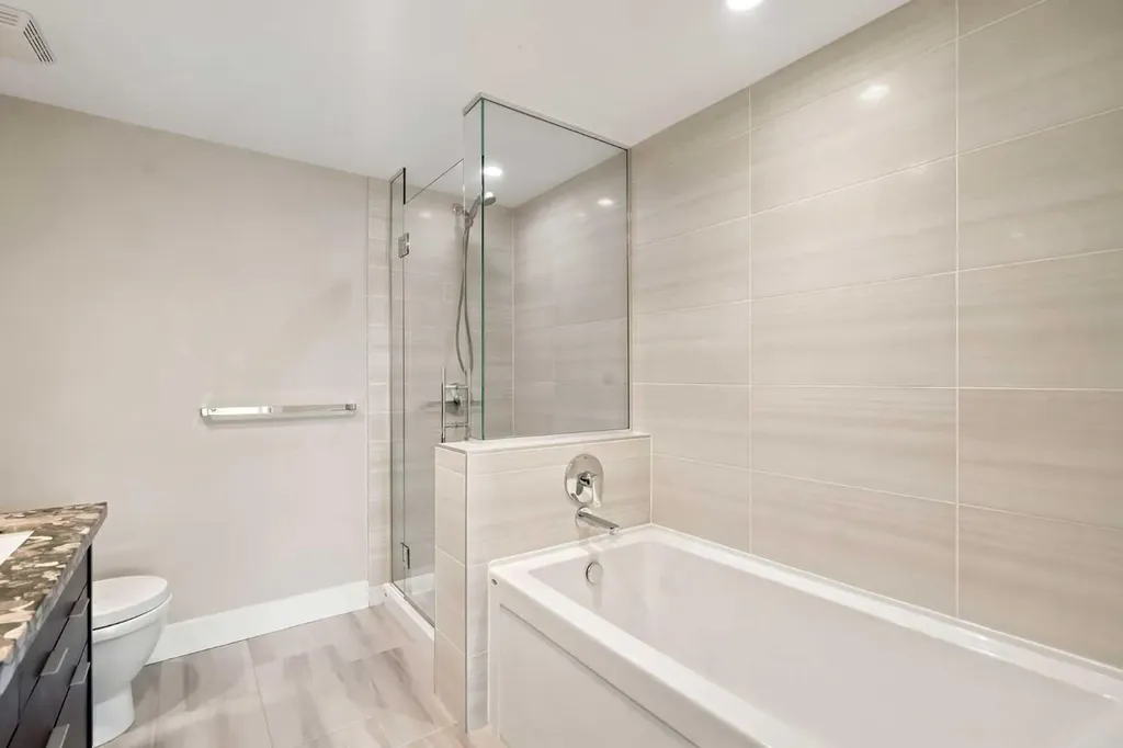 554 Riverfront Lane SE Calgary AB T2G1K1