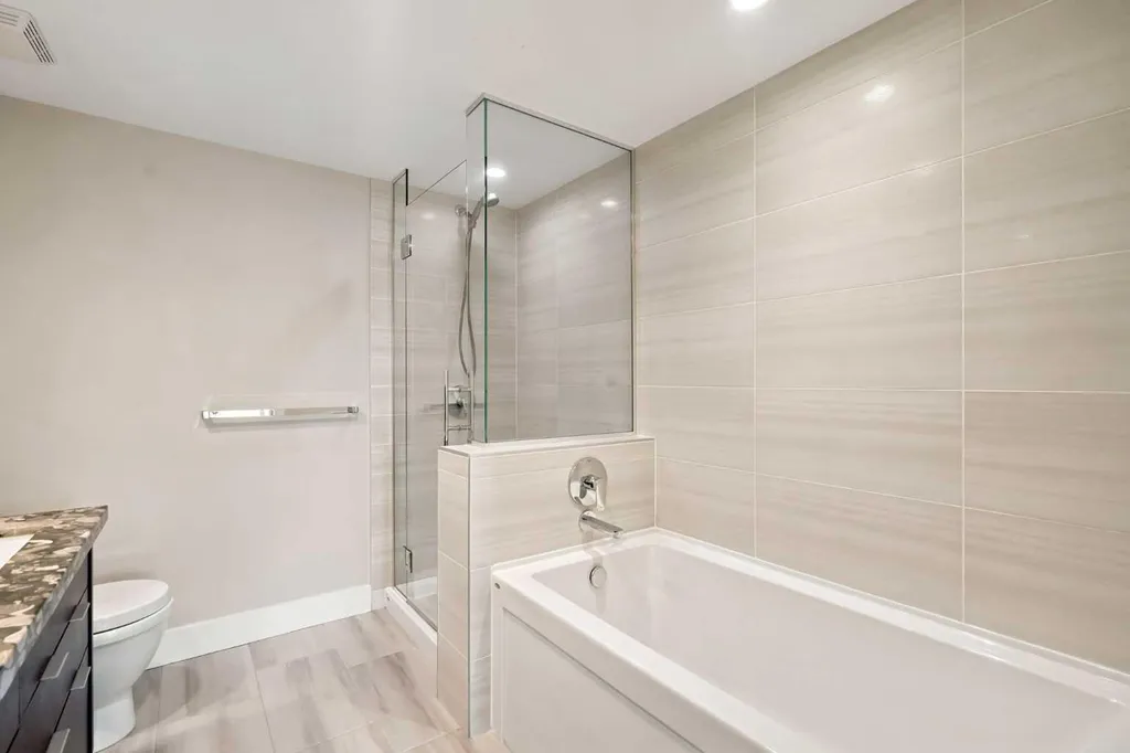 554 Riverfront Lane SE Calgary AB T2G1K1