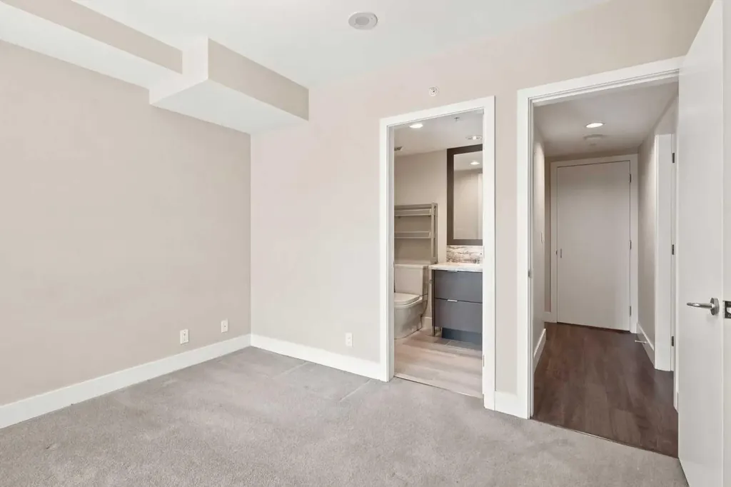 554 Riverfront Lane SE Calgary AB T2G1K1
