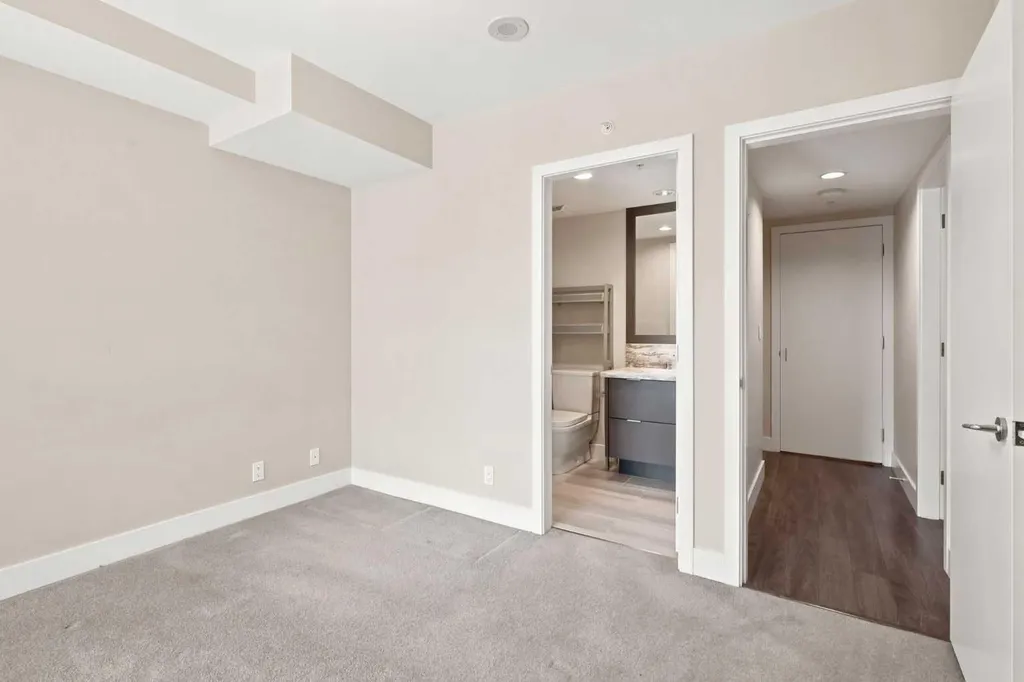 554 Riverfront Lane SE Calgary AB T2G1K1