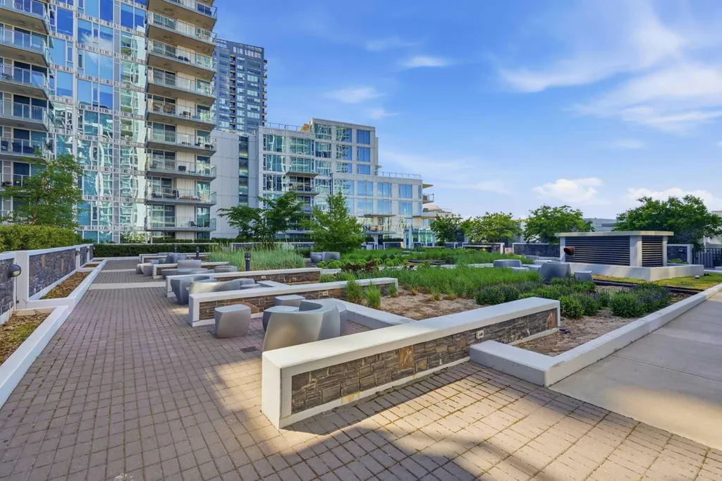 554 Riverfront Lane SE Calgary AB T2G1K1