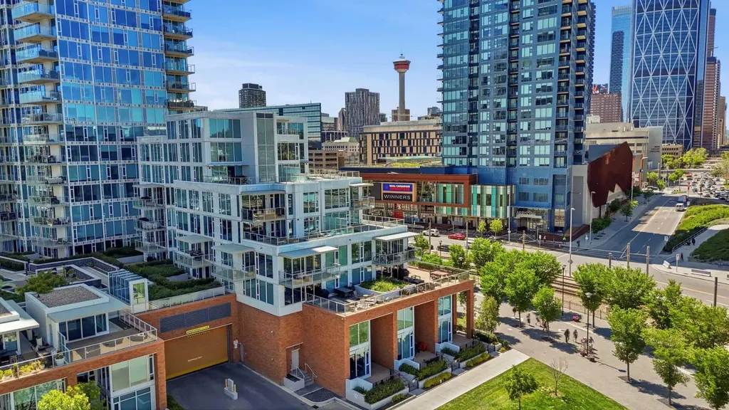 554 Riverfront Lane SE Calgary AB T2G1K1