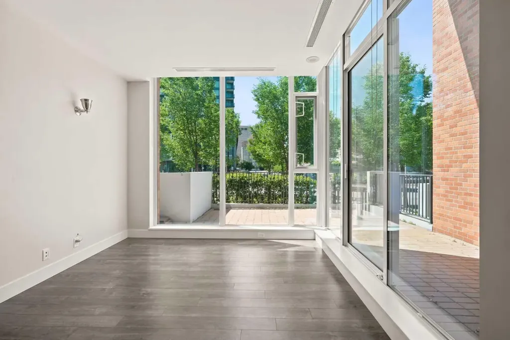 554 Riverfront Lane SE Calgary AB T2G1K1