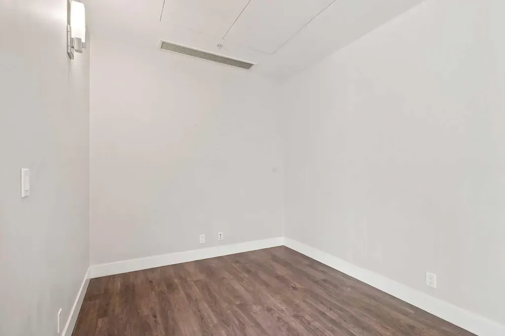 554 Riverfront Lane SE Calgary AB T2G1K1