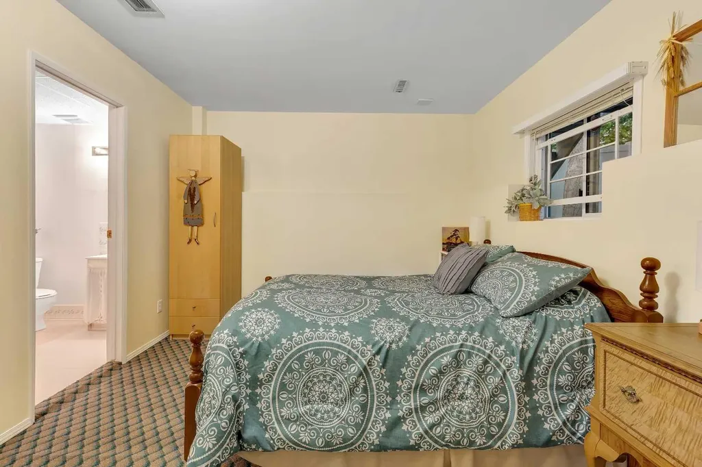 86 Coventry Lane NE Calgary AB T3K 4G4