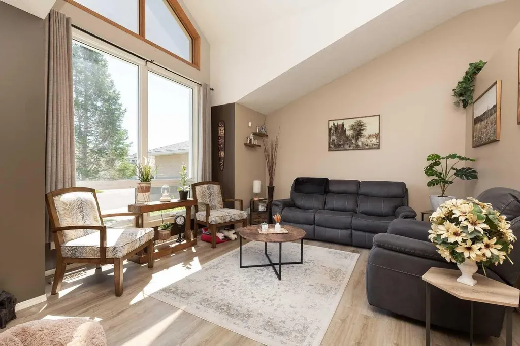 44 Lakhota Road W Lethbridge AB T1K 6J1
