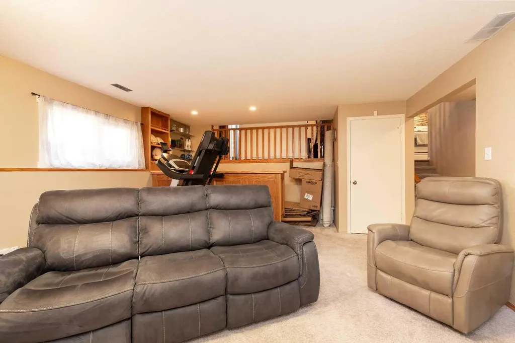 44 Lakhota Road W Lethbridge AB T1K 6J1