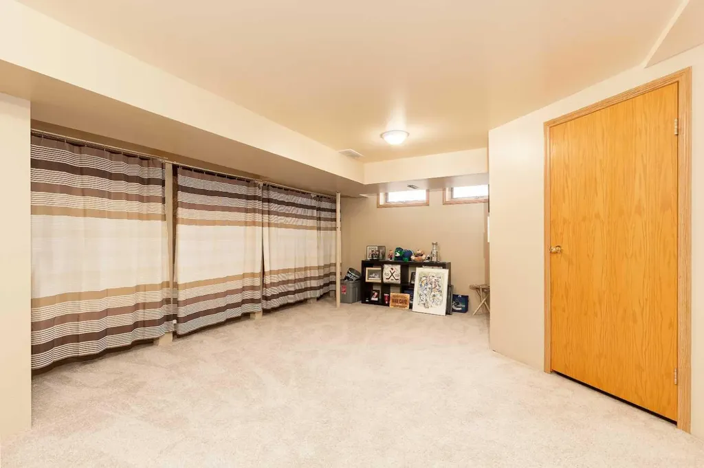44 Lakhota Road W Lethbridge AB T1K 6J1