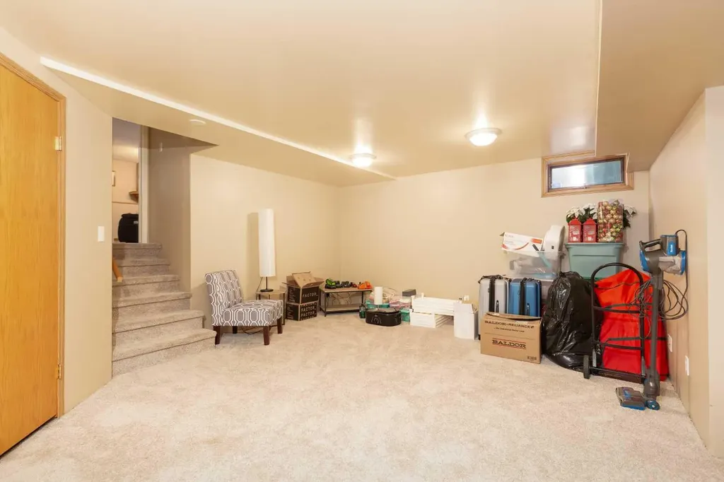 44 Lakhota Road W Lethbridge AB T1K 6J1
