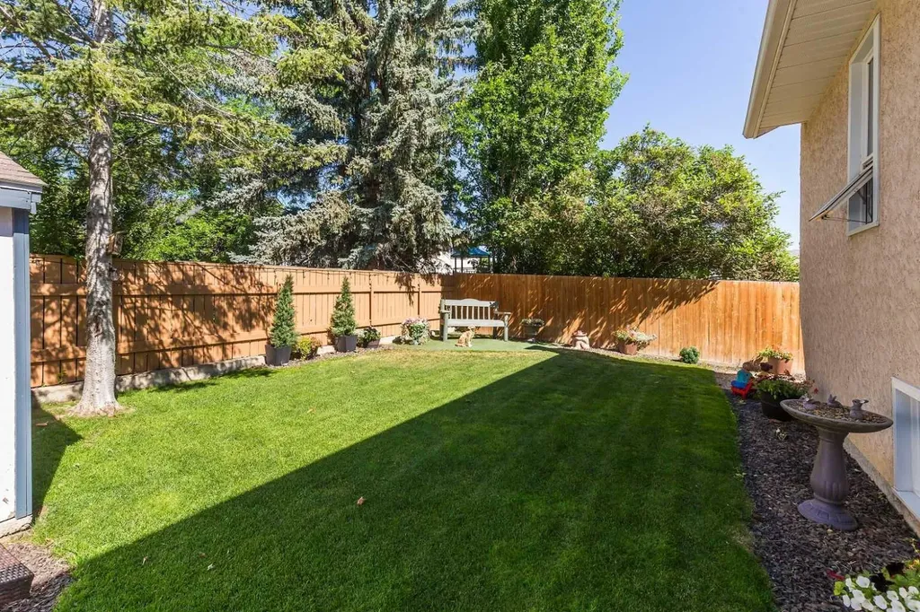 44 Lakhota Road W Lethbridge AB T1K 6J1