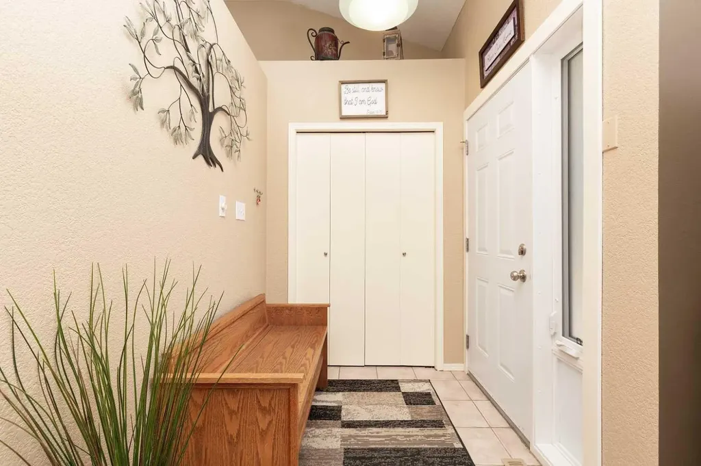 44 Lakhota Road W Lethbridge AB T1K 6J1