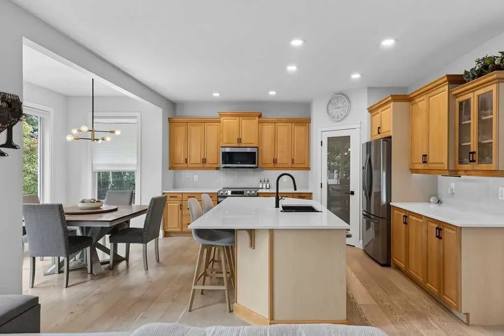 214 Cranleigh View SE Calgary AB T3M 0A2
