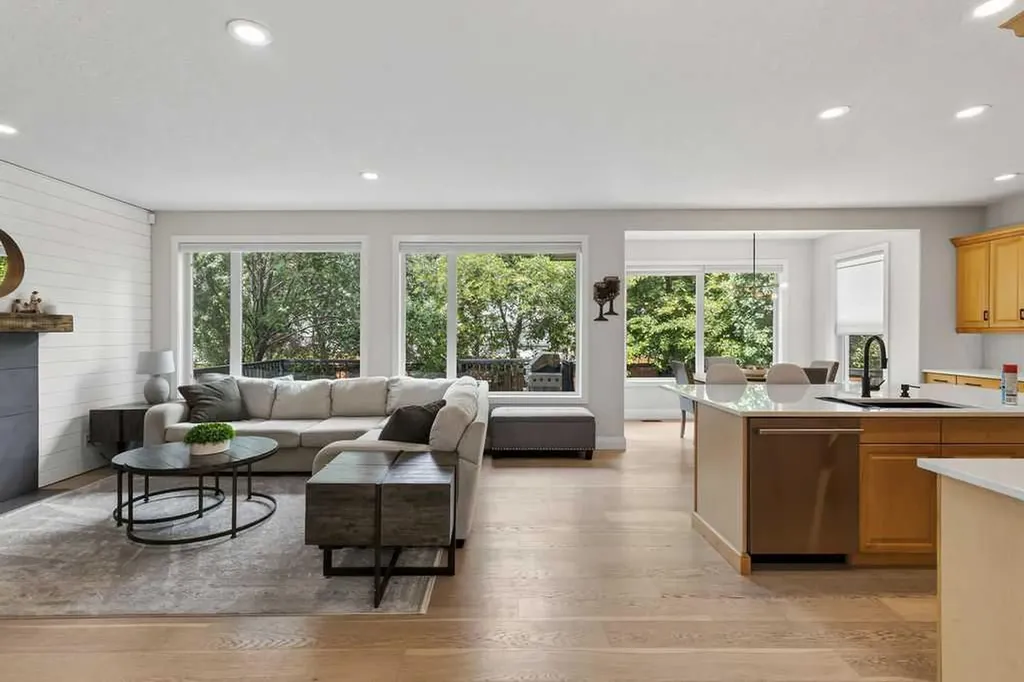 214 Cranleigh View SE Calgary AB T3M 0A2
