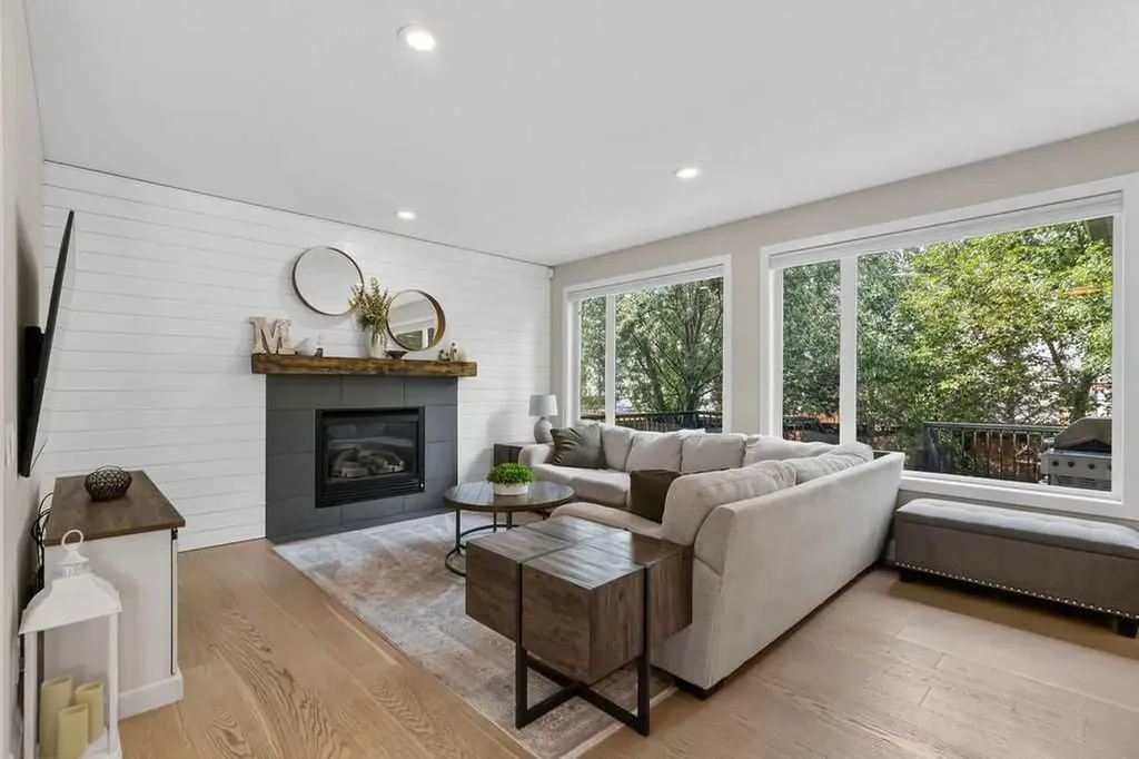 214 Cranleigh View SE Calgary AB T3M 0A2