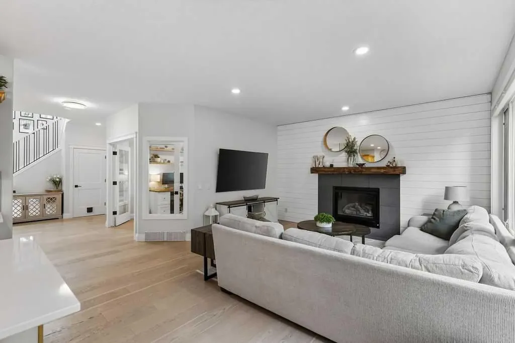 214 Cranleigh View SE Calgary AB T3M 0A2