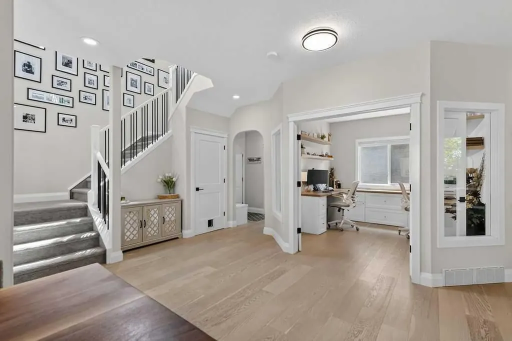 214 Cranleigh View SE Calgary AB T3M 0A2