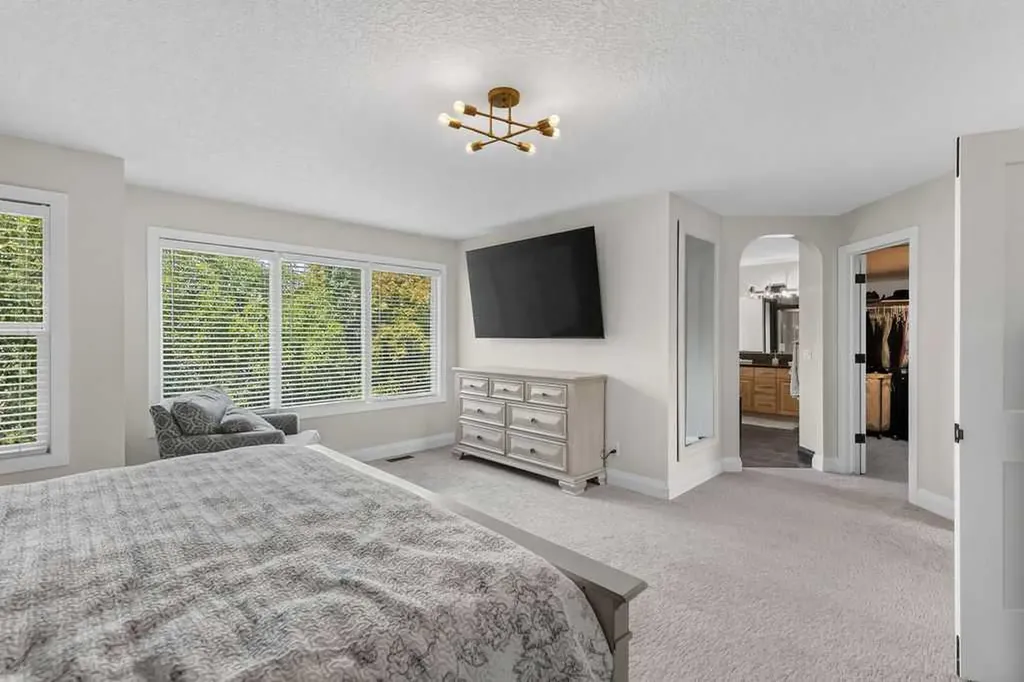 214 Cranleigh View SE Calgary AB T3M 0A2