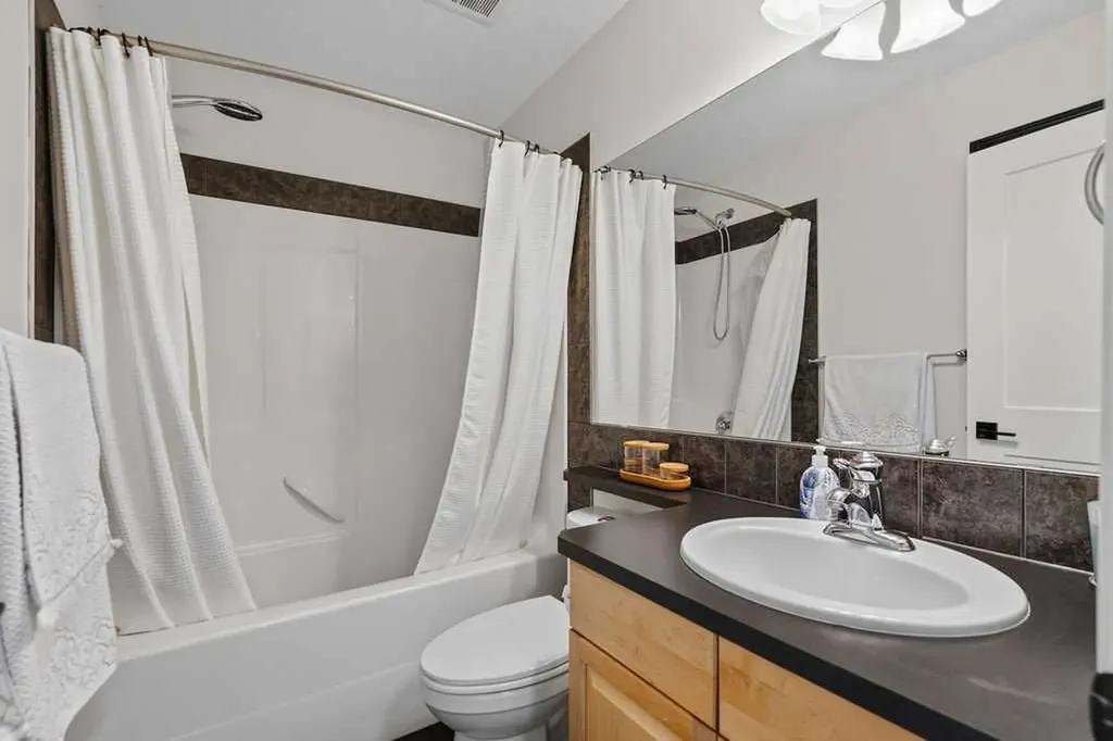 214 Cranleigh View SE Calgary AB T3M 0A2
