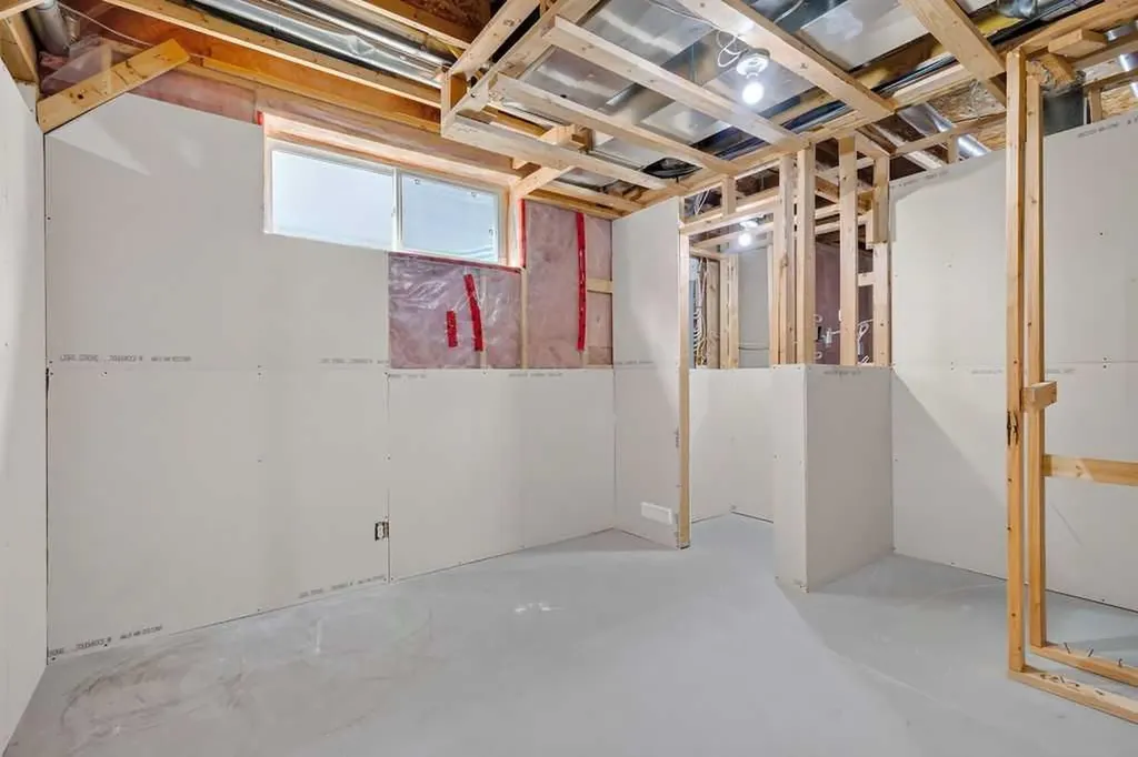 214 Cranleigh View SE Calgary AB T3M 0A2