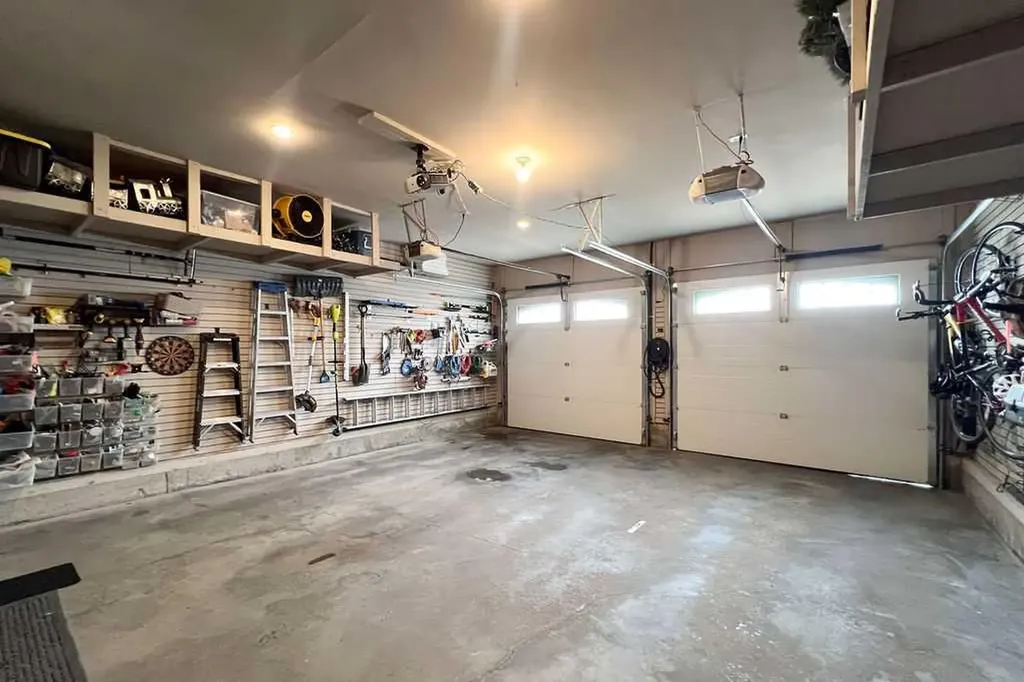 214 Cranleigh View SE Calgary AB T3M 0A2