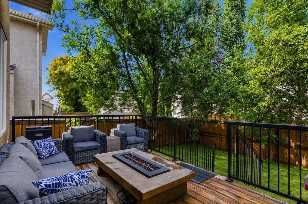 214 Cranleigh View SE Calgary AB T3M 0A2