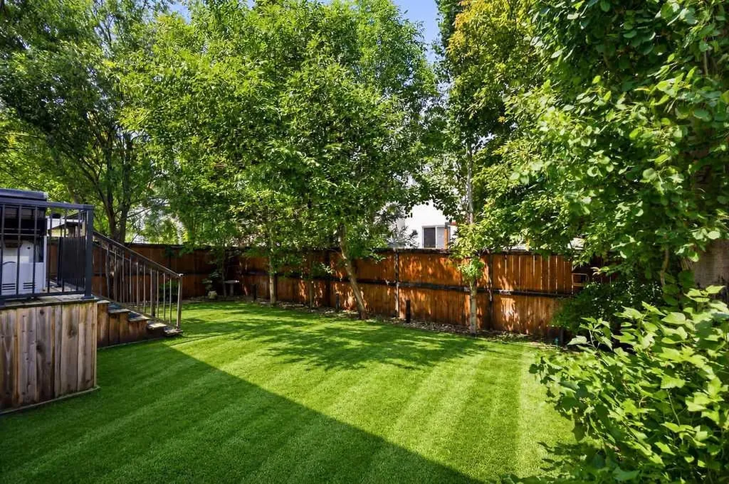 214 Cranleigh View SE Calgary AB T3M 0A2