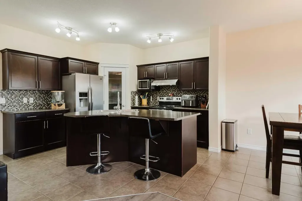 10234 85a Street Grande Prairie AB T8X 0K2