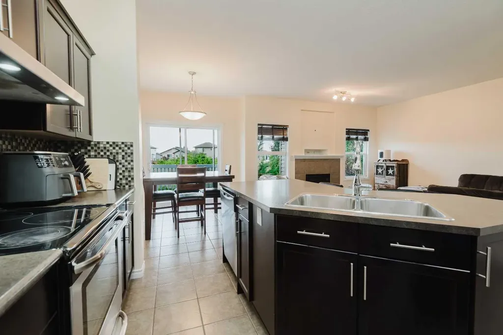 10234 85a Street Grande Prairie AB T8X 0K2