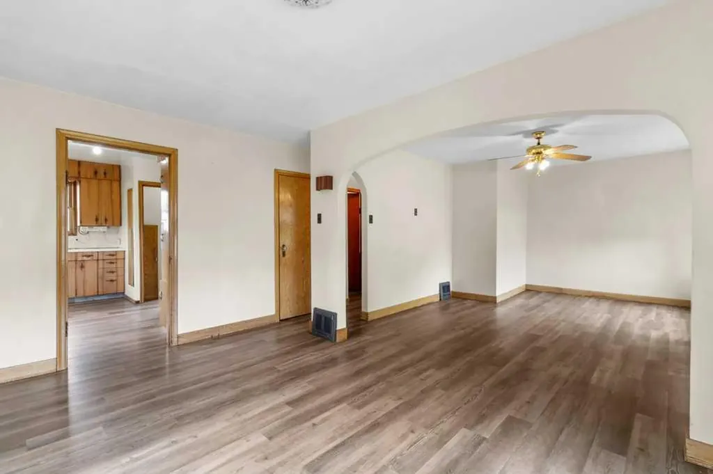 1925 23 Avenue W Delburne AB T0M 0V0