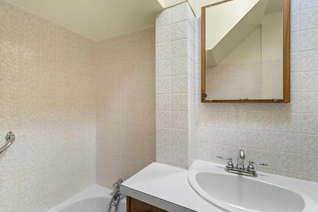 1925 23 Avenue W Delburne AB T0M 0V0