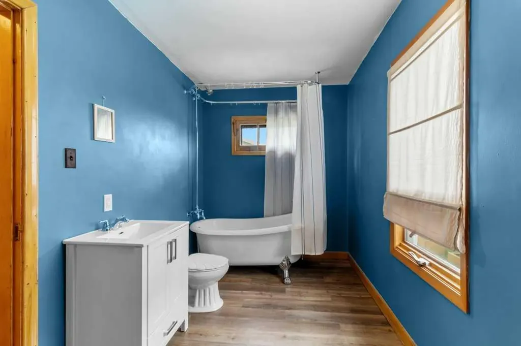 1925 23 Avenue W Delburne AB T0M 0V0