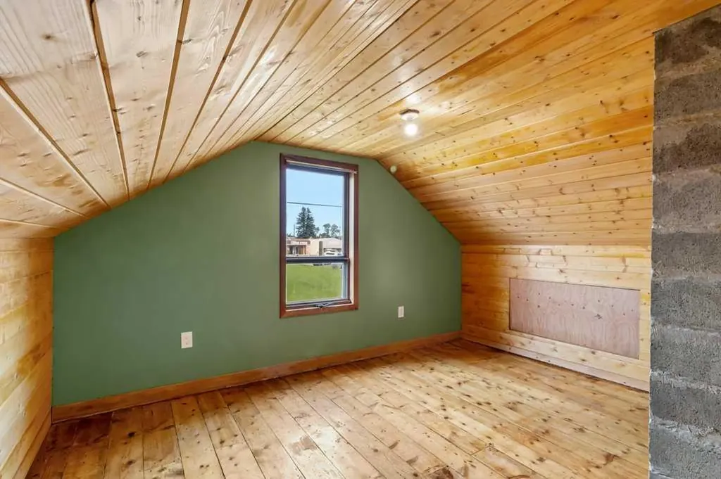 1925 23 Avenue W Delburne AB T0M 0V0