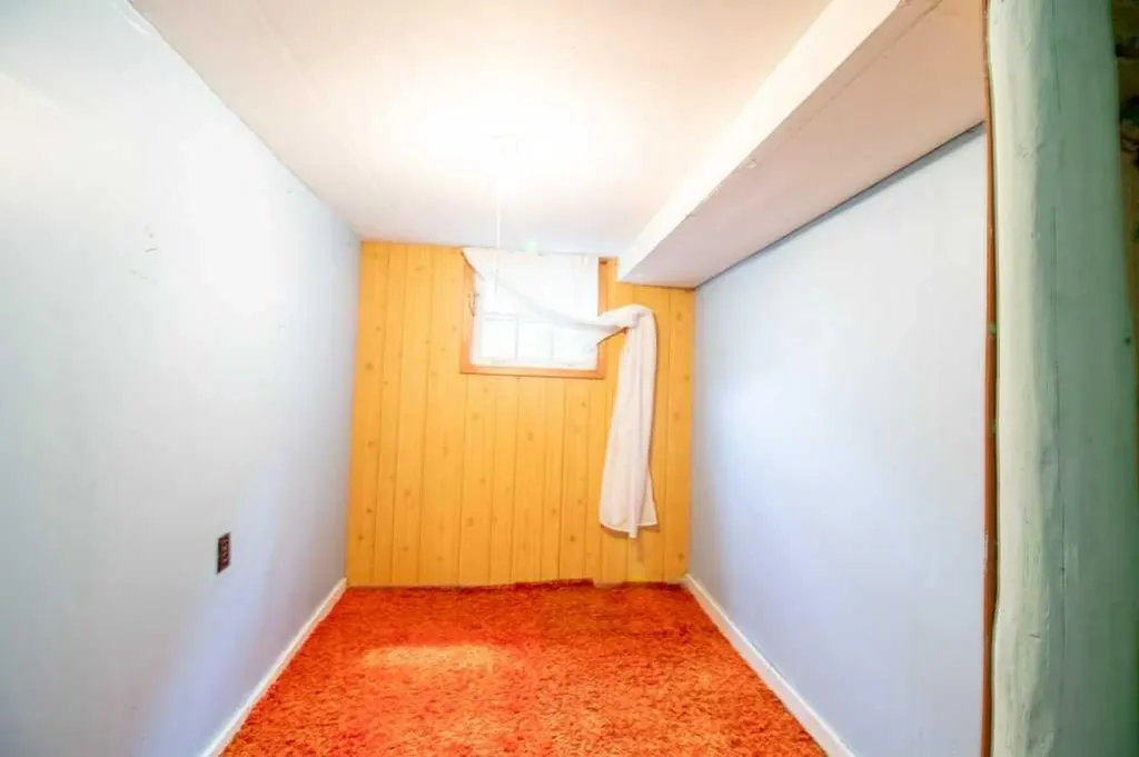 1925 23 Avenue Delburne AB T0M 0V0