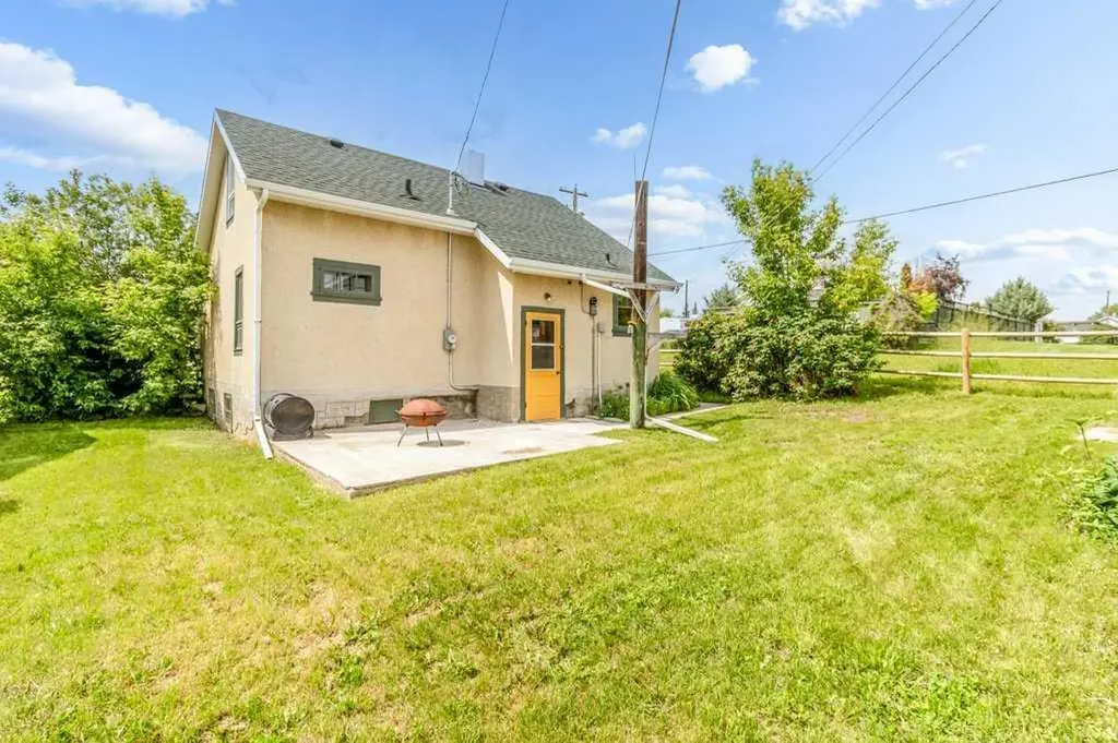 1925 23 Avenue Delburne AB T0M 0V0
