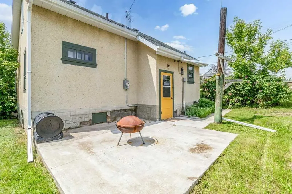 1925 23 Avenue W Delburne AB T0M 0V0