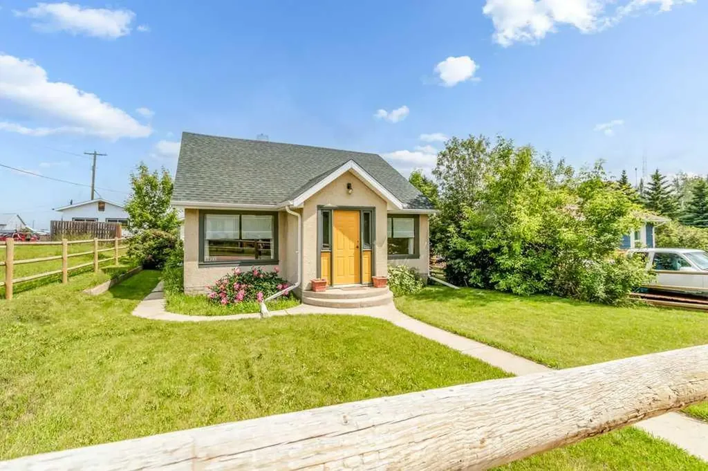 1925 23 Avenue W Delburne AB T0M 0V0