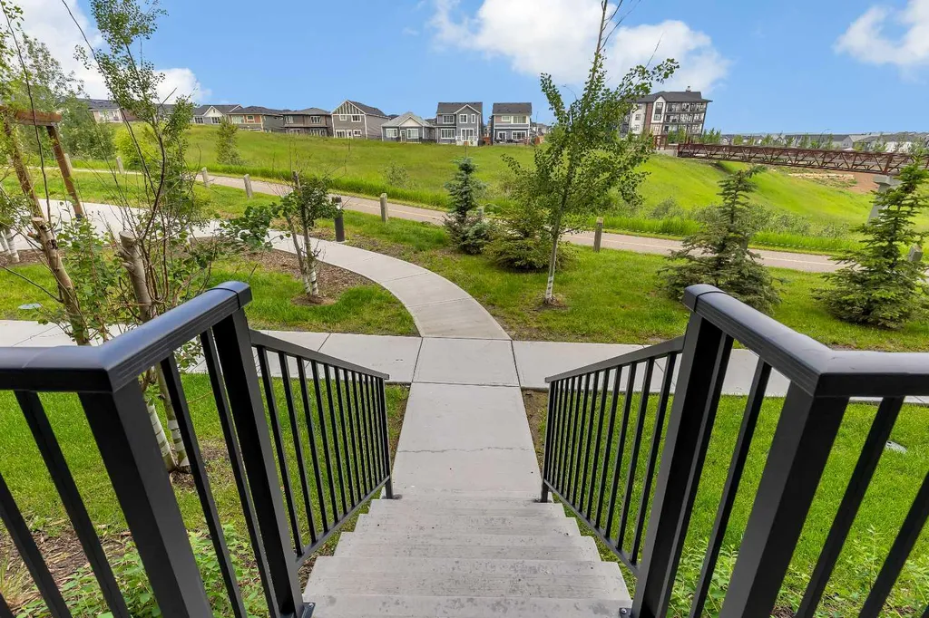 40 Sage Hill Walk NW Calgary AB T3R 2C5