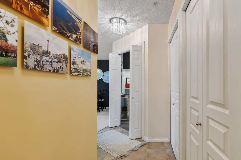 22 Richard Place SW Calgary AB T3E 7N6