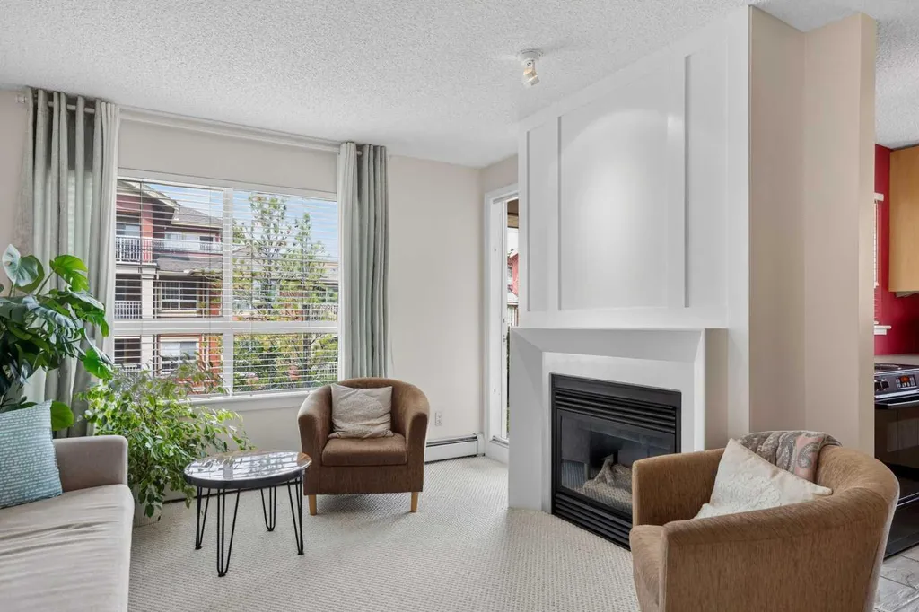 22 Richard Place SW Calgary AB T3E 7N6
