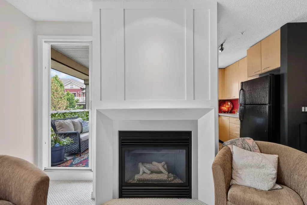 22 Richard Place SW Calgary AB T3E 7N6