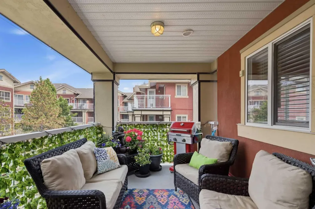 22 Richard Place SW Calgary AB T3E 7N6