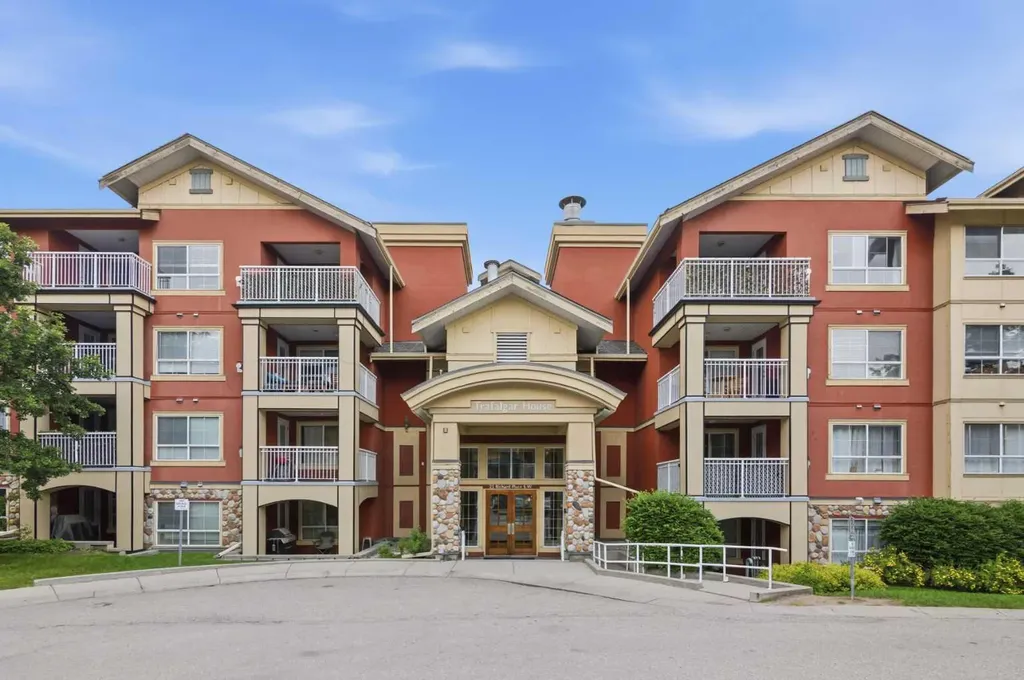22 Richard Place SW Calgary AB T3E 7N6