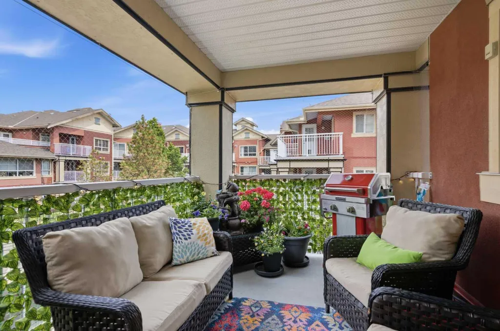 22 Richard Place SW Calgary AB T3E 7N6