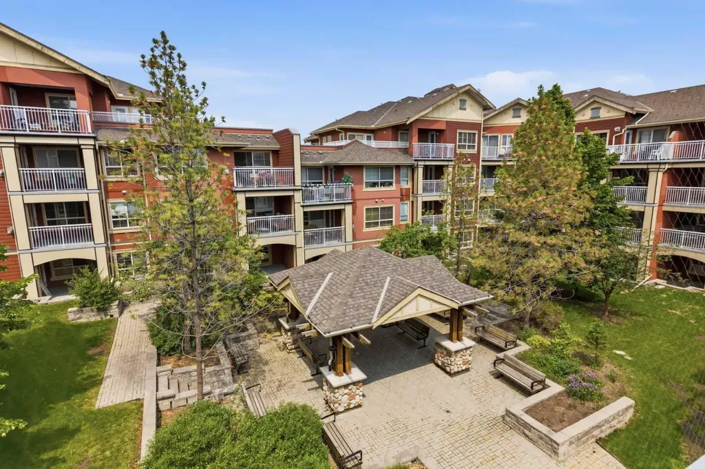 22 Richard Place SW Calgary AB T3E 7N6