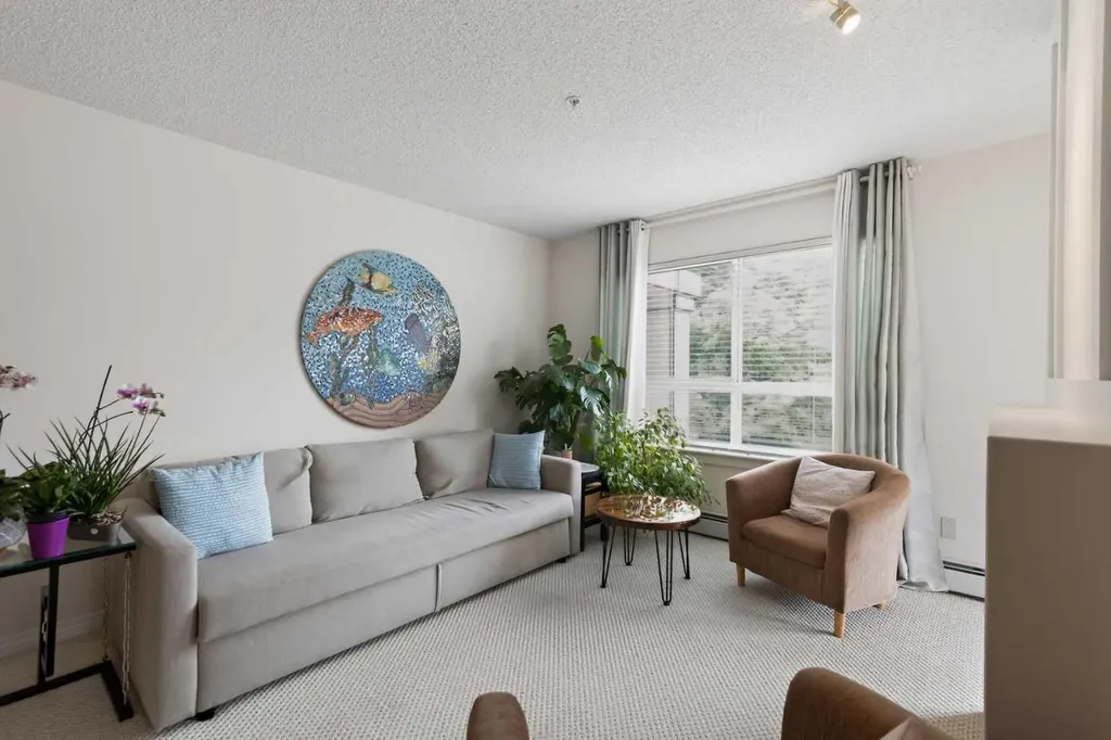 22 Richard Place SW Calgary AB T3E 7N6