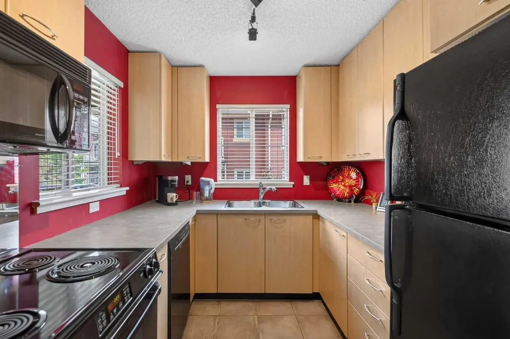 22 Richard Place SW Calgary AB T3E 7N6