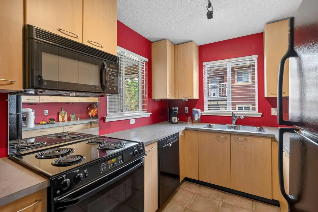 22 Richard Place SW Calgary AB T3E 7N6